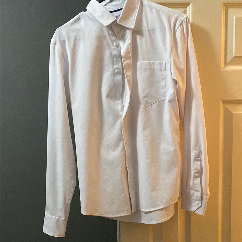 Men’s APT 9 white dress shirt untucked slim fit